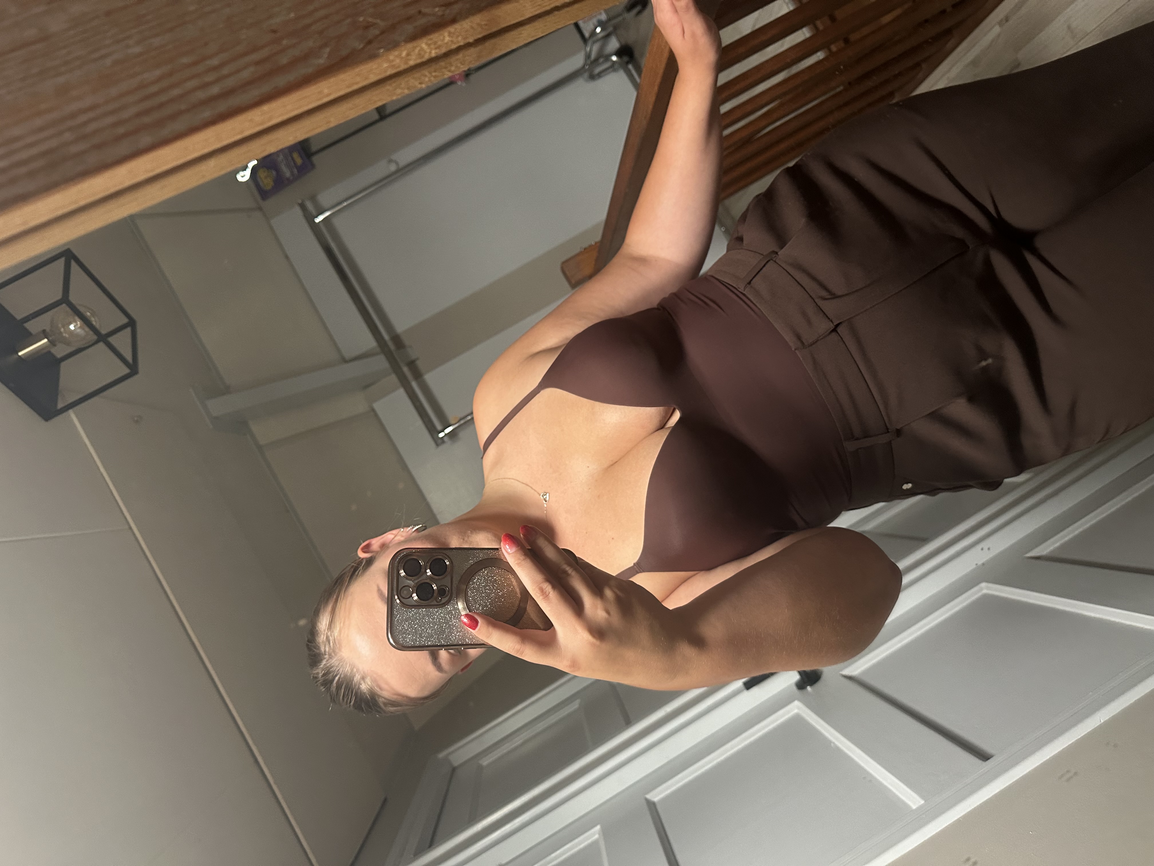 V - Neck body Bruin